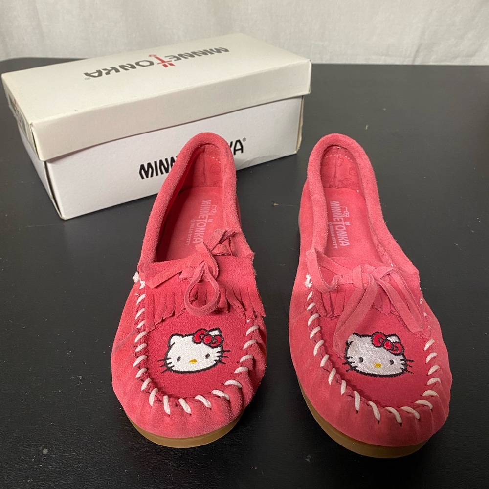 Minnetonka Kids Pink Hello Kitty Moccasins